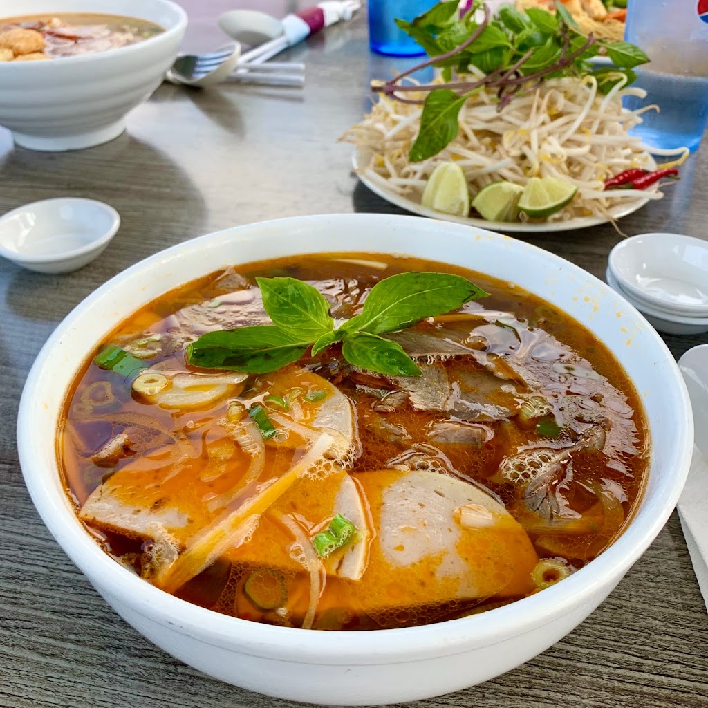 Kanata Noodle House 2 | 4049 Carling Ave, Kanata, ON K2K 2A4, Canada | Phone: (613) 435-8817