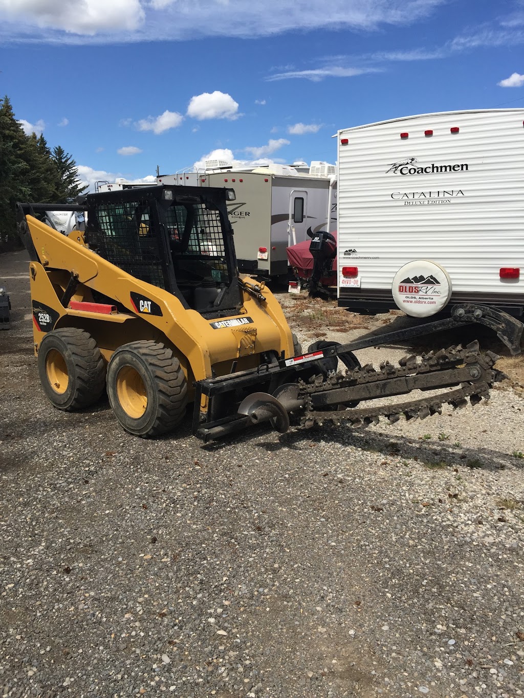 Aaron contracting inc & bobcat | 38 New Brighton Close SE, Calgary, AB T2Z 0H7, Canada | Phone: (403) 998-4697