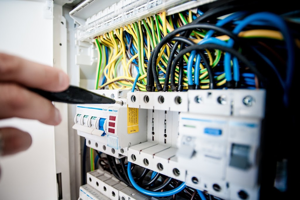 Apaar Electrical Ltd. | 14415 68 Ave, Surrey, BC V3S 2A8, Canada | Phone: (778) 387-9001