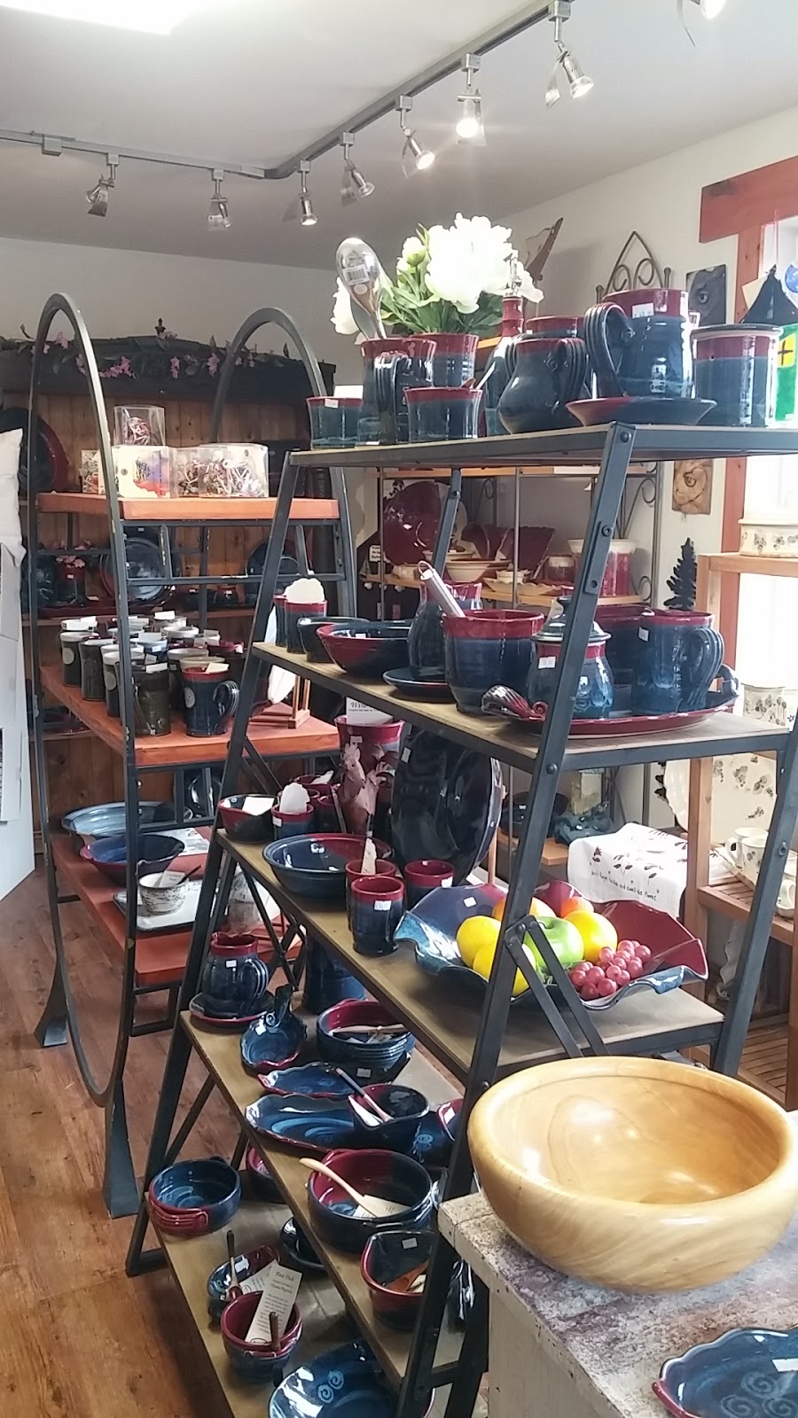 Pavlo Pottery | 776 Old Hwy 8, Rockton, ON L0R 1X0, Canada | Phone: (519) 647-0007