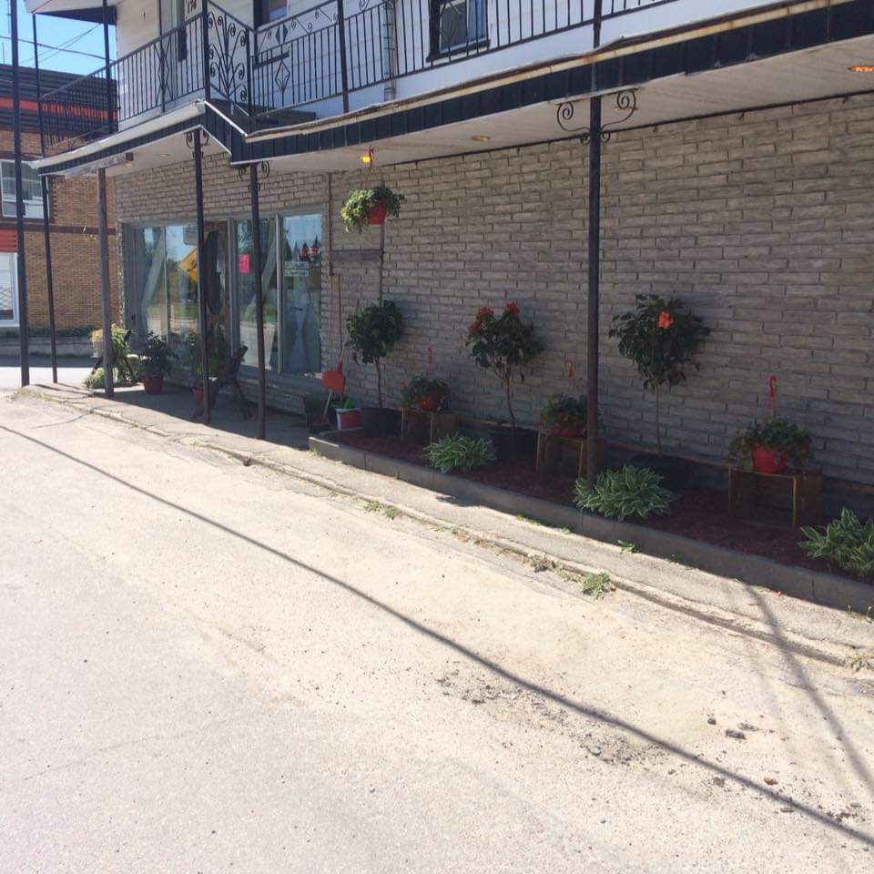 Tabagie Girardville | 176 Rue Principale Gd, Girardville, QC G0W 1R0, Canada | Phone: (418) 258-3547