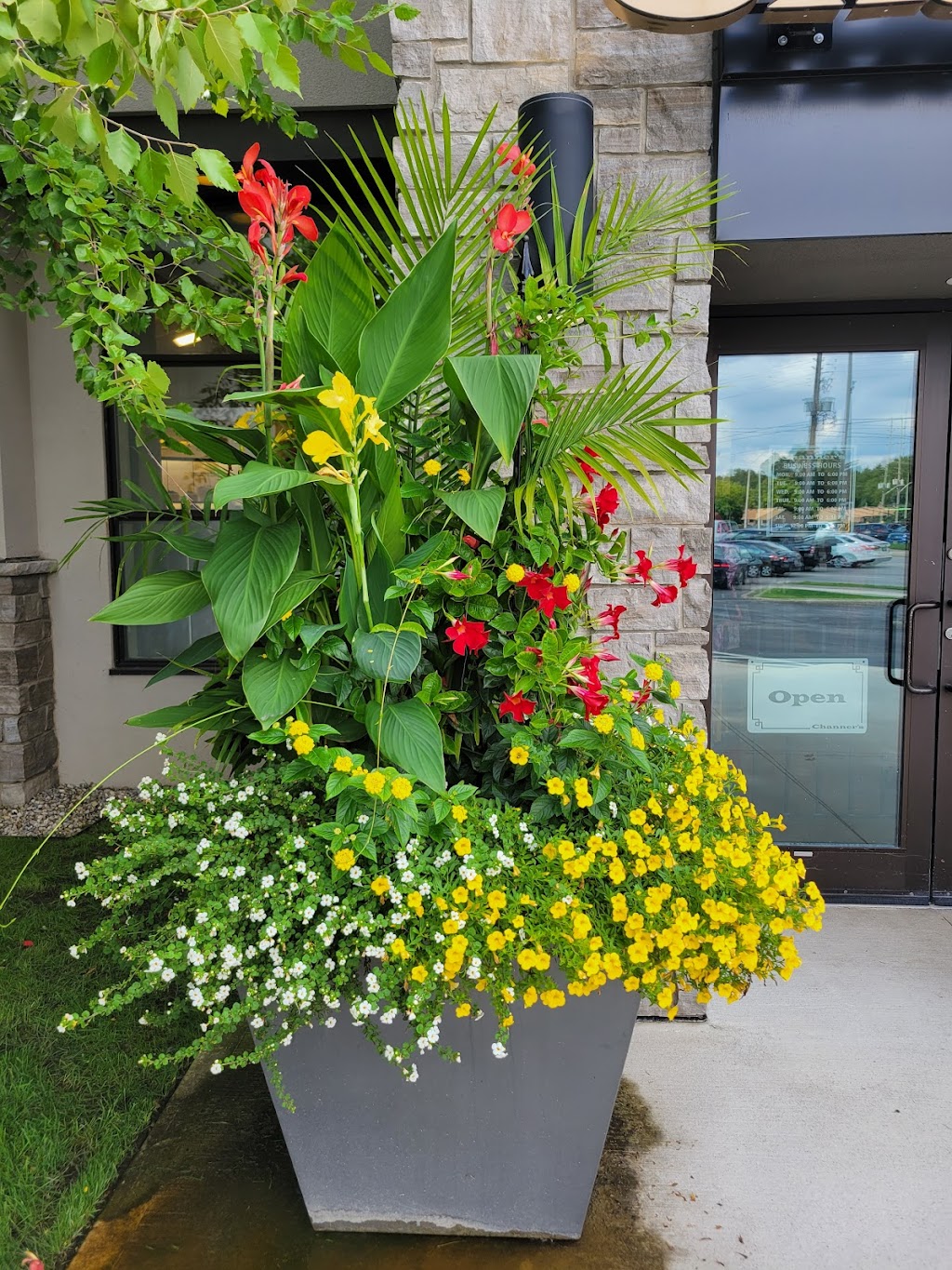 Parkway Gardens Landscaping | 1473 Gainsborough Rd, London, ON N6H 5L2, Canada | Phone: (226) 667-5901