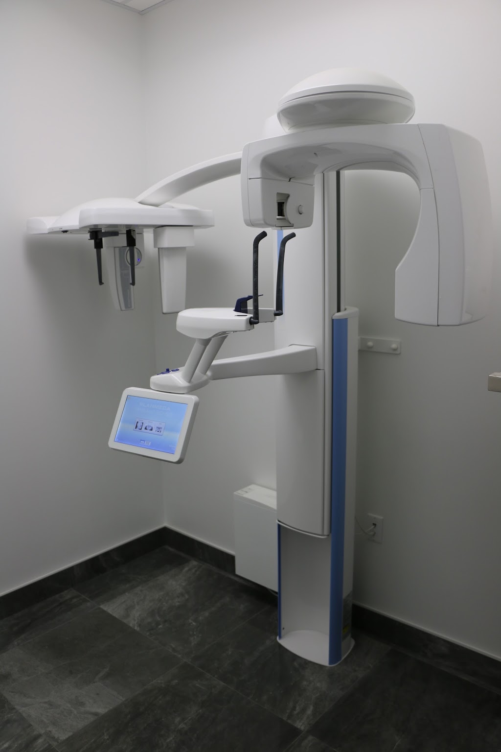 Morpho Orthodontics - Dr. Kresimir Lackovic | 925 Rathburn Rd E suite d1, Mississauga, ON L4W 4C3, Canada | Phone: (905) 276-3999
