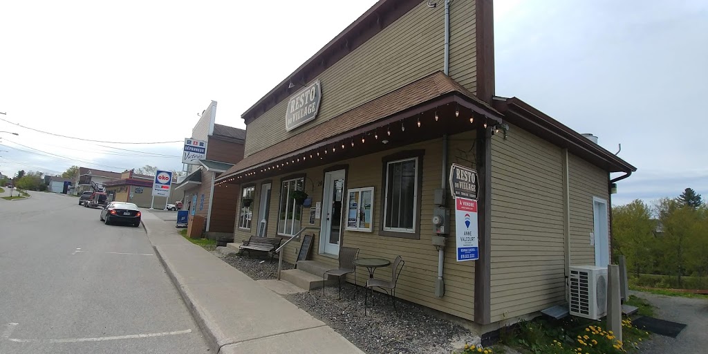 Resto du Village | 26 Chemin Victoria O, Scotstown, QC J0B 3B0, Canada | Phone: (819) 231-8181
