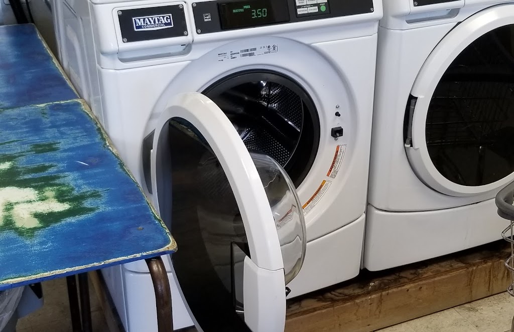 Parkside Laundry | 11 Victoria St, Haliburton, ON K0M 1S0, Canada | Phone: (705) 457-5331