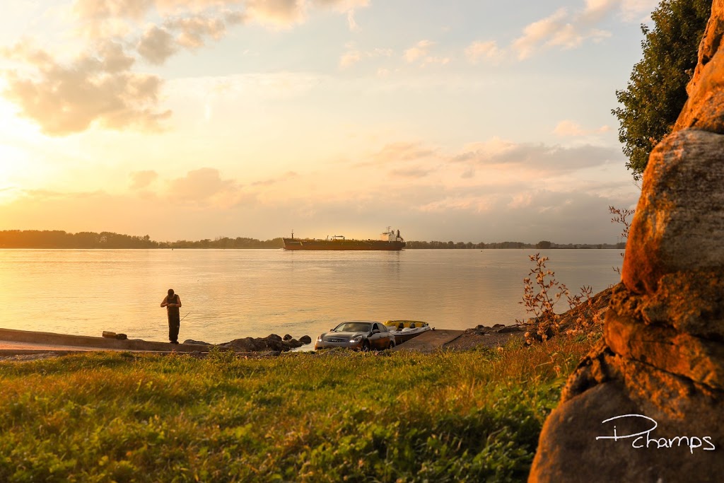 Débarcadère de bateaux | 210 Rue Sainte-Anne, Varennes, QC J3X 1R6, Canada | Phone: (450) 652-9888