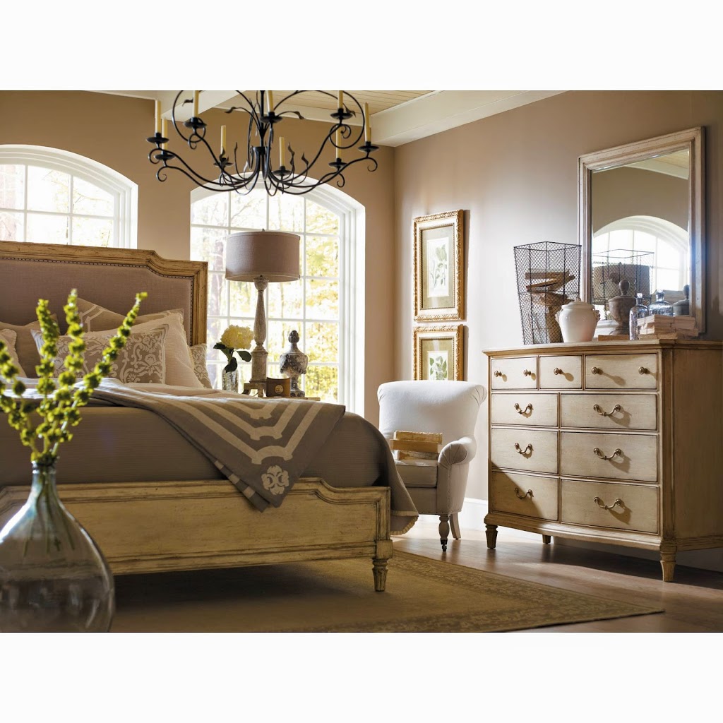 Liz at Home | 2269 Fairview St, Burlington, ON L7R 2E1, Canada | Phone: (905) 631-6000