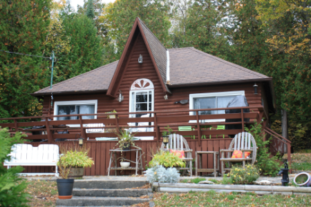 Sauble Beach Vacation Rentals | 28 Southampton Pkwy, Sauble Beach, ON N0H 2G0, Canada | Phone: (226) 909-2276