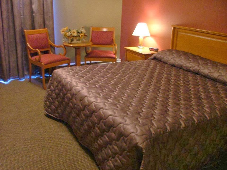 Hotel & Suites Monte-Cristo | 6030 Boulevard Wilfrid-Hamel, LAncienne-Lorette, QC G2E 2H6, Canada | Phone: (418) 872-6498