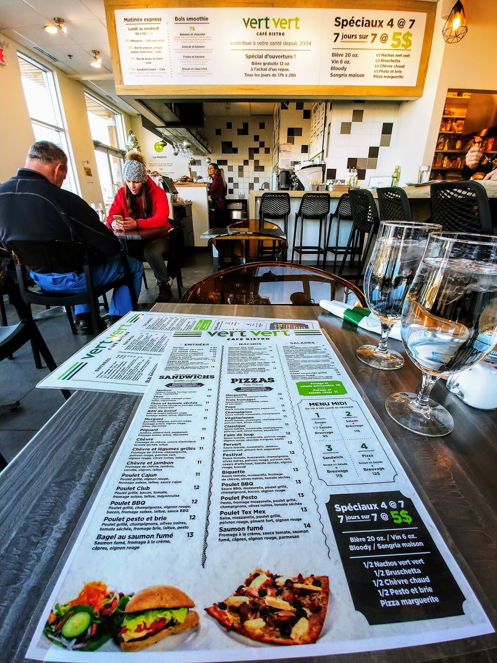 Vert Vert Café Bistro Inc | 700 Chemin Jean-Adam, Saint-Sauveur, QC J0R 1R3, Canada | Phone: (450) 227-8000