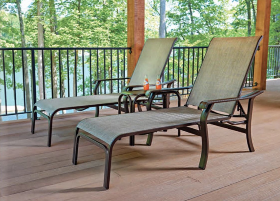 Maison Jaune | 8490 Chemin de Chambly, Saint-Hubert, QC J3Y 5K2, Canada | Phone: (450) 676-5240