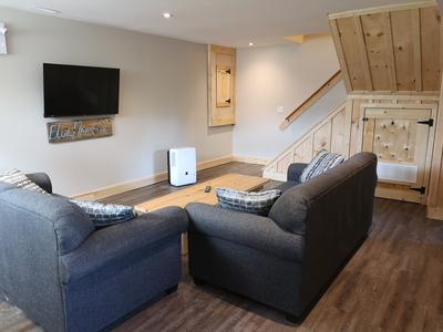 Blue Mountain rentals 219 Arlberg cr 8R | 219 Arlberg Crescent #8R, The Blue Mountains, ON L9Y 0M1, Canada | Phone: (705) 888-0660