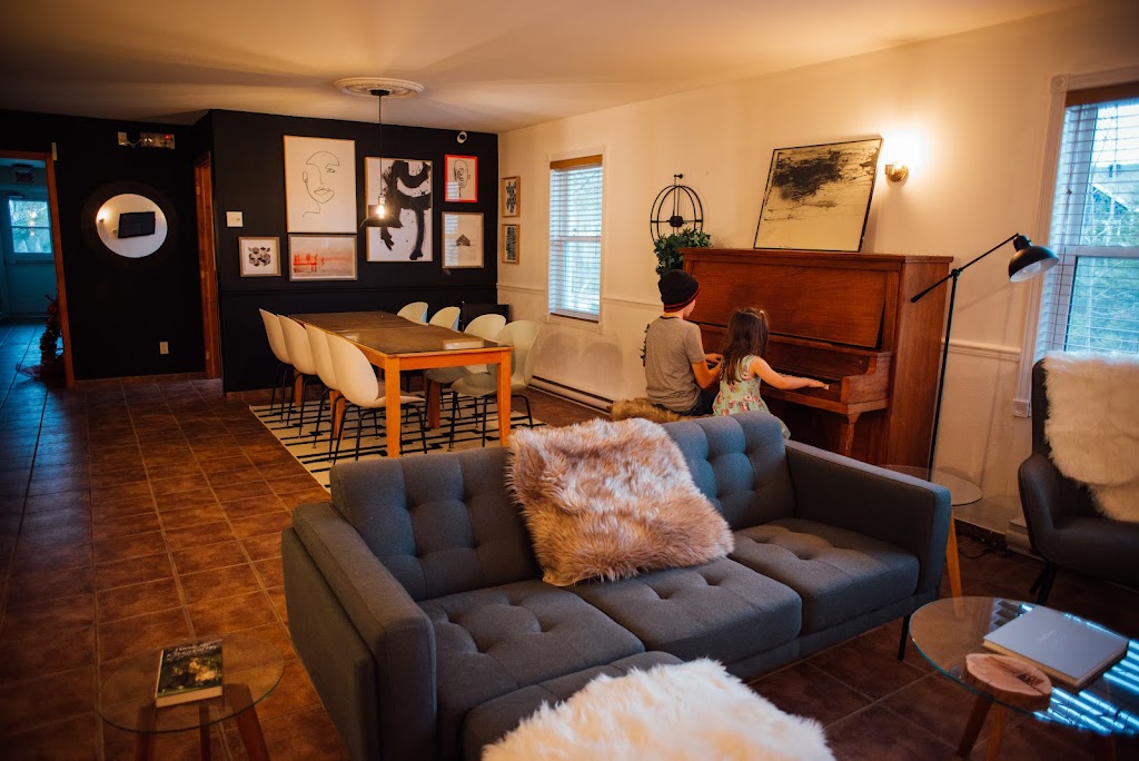 La Maison de Vébron | 56, de Vébron, LAnse-Saint-Jean, QC G0V 1J0, Canada | Phone: (418) 272-3232