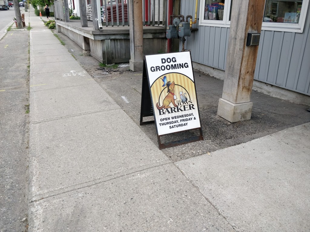 The Town Barker | 1220 Queens Bush Rd, Wellesley, ON N0B 2T0, Canada | Phone: (519) 656-2725