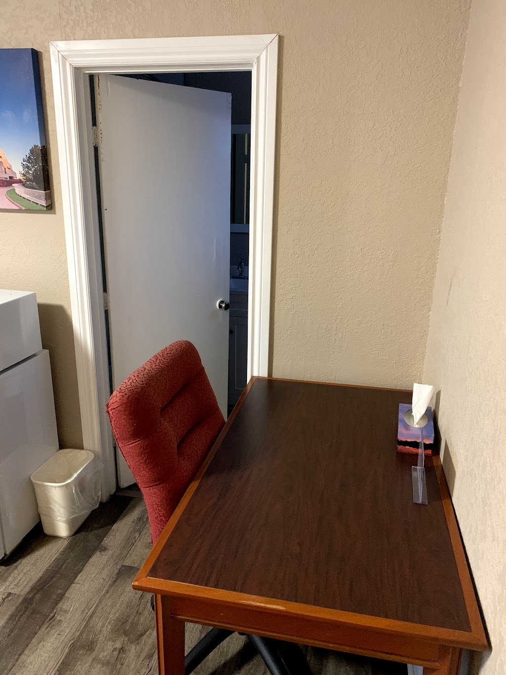 Champlain Motor Inn ( New Management) | 1325 Pembroke St W #1325, Pembroke, ON K8A 5R3, Canada | Phone: (613) 732-9971
