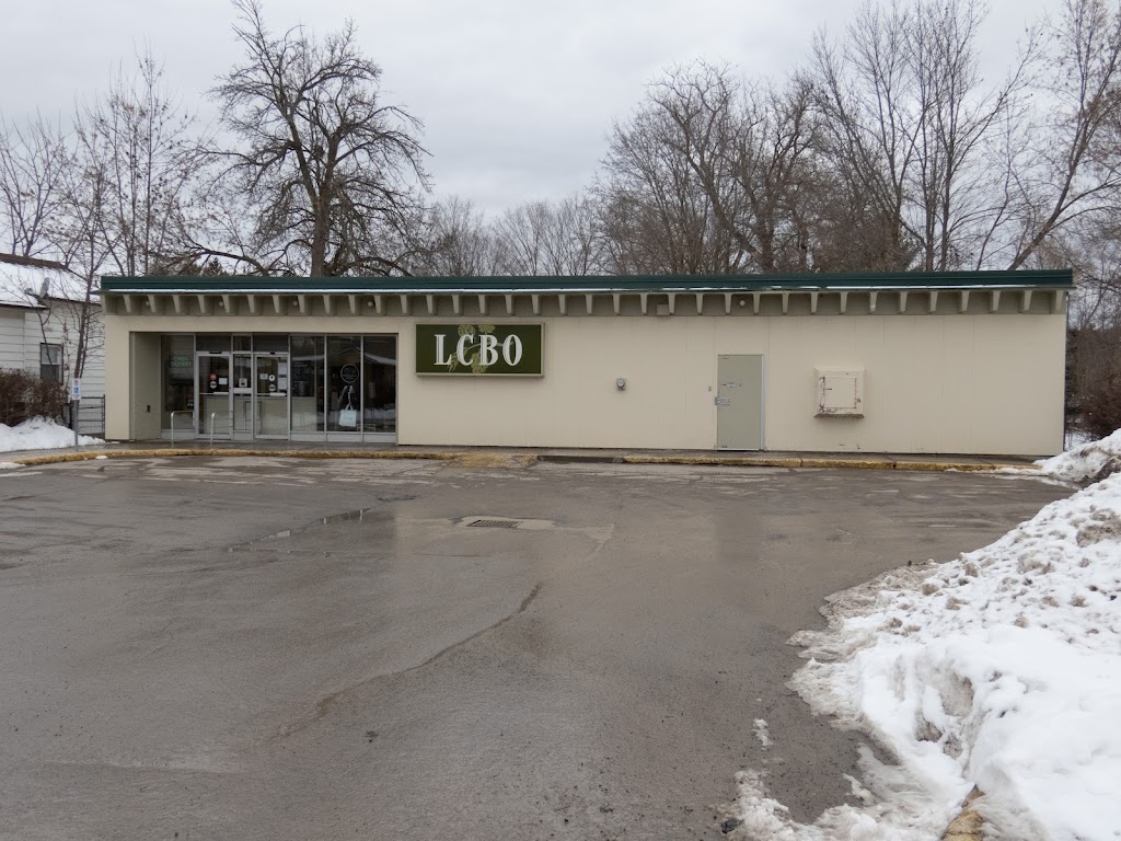 LCBO | 16 Bridge St E, Tweed, ON K0K 3J0, Canada | Phone: (613) 478-2716