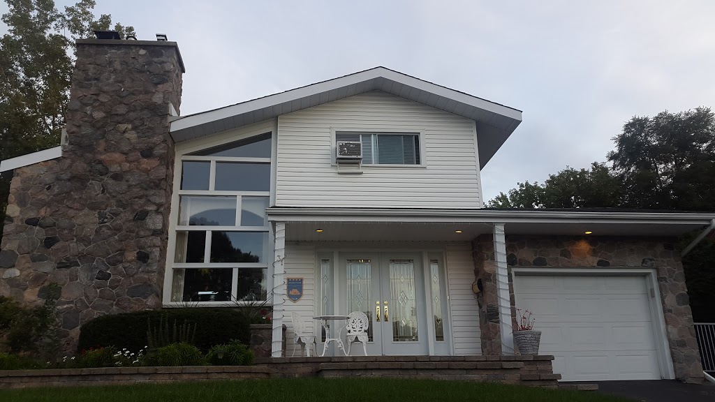 Gîte Fanny et Maxime | 31 Rue Lessard, Gatineau, QC J8Y 1M6, Canada | Phone: (819) 777-1960