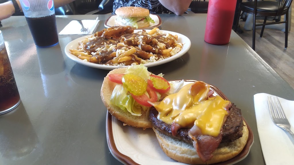 Robins Nest Motel and Cafe | junction hwy 1 &, MB-5, Carberry, MB R0K 0H0, Canada | Phone: (204) 834-2878