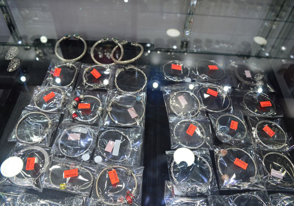 New Silver Shop Brampton | 7955 Torbram Rd #24, Brampton, ON L6T 5B9, Canada | Phone: (905) 799-6700