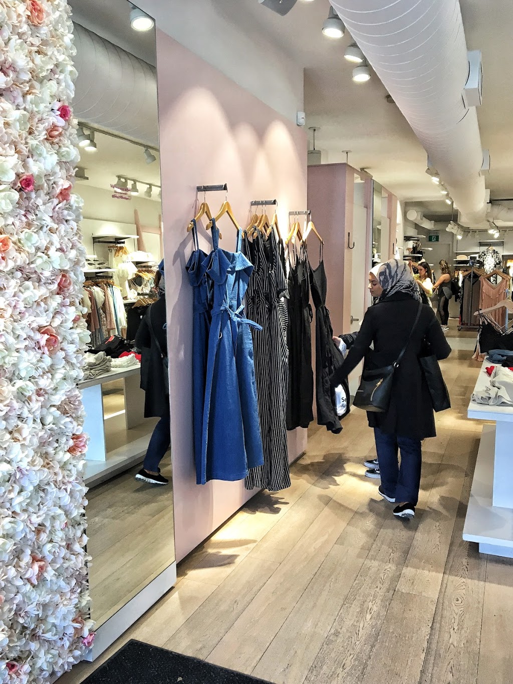 M Boutique | 294 Queen St W, Toronto, ON M5V 2A1, Canada | Phone: (416) 593-1011
