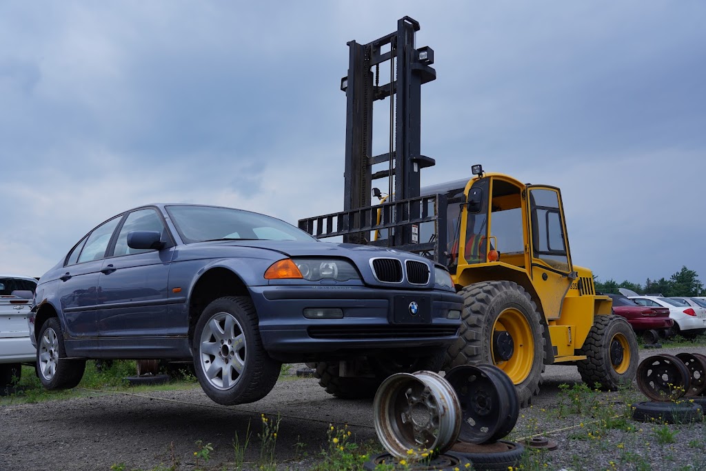 Kenny U-Pull Trois-Rivières | 2905 Bd Saint-Michel, Trois-Rivières, QC G9A 5E1, Canada | Phone: (873) 240-2223