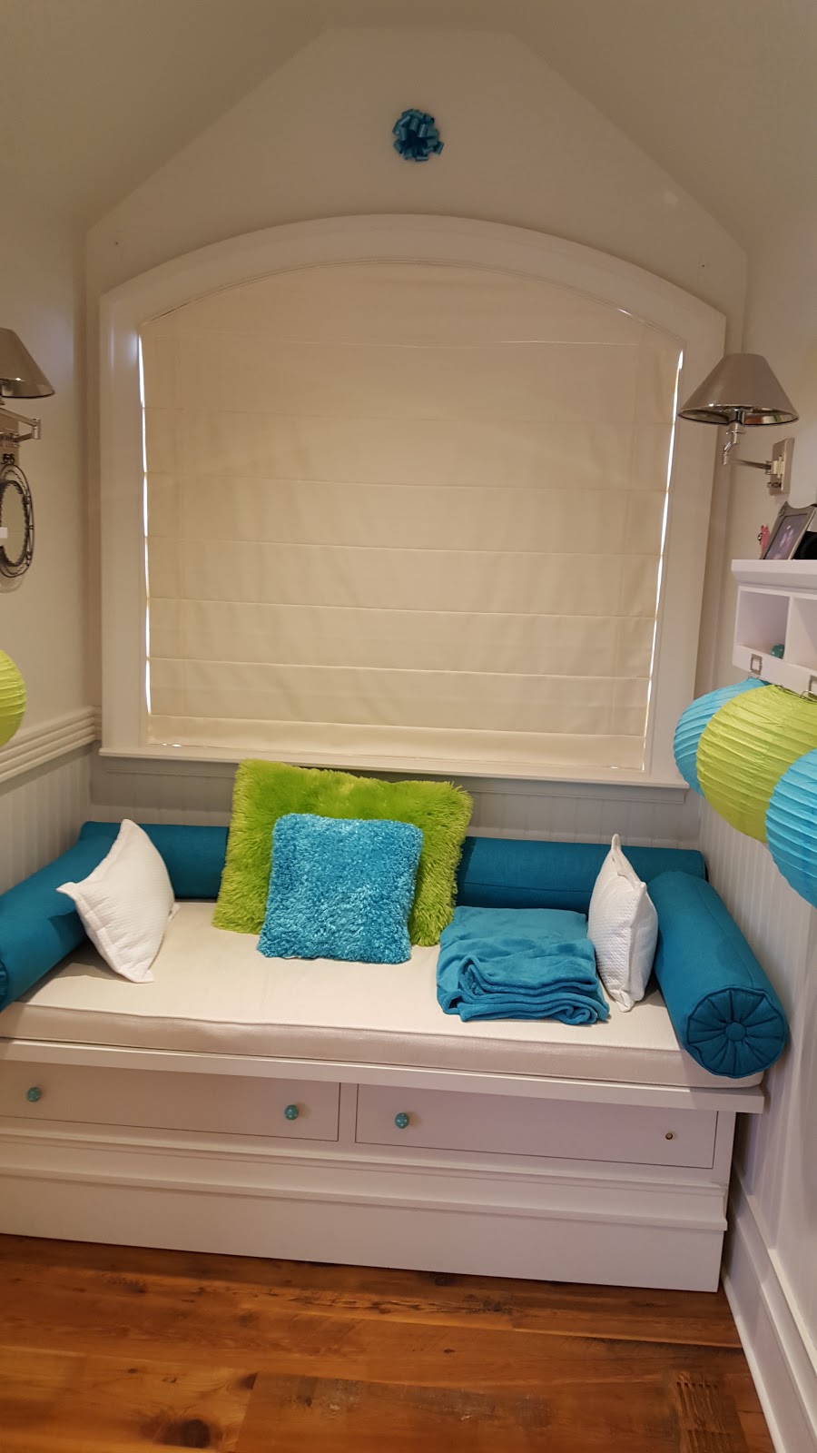 W H Smith Drapery & Upholstery | 4107 Concession Rd 10, Orillia, ON L3V 6H7, Canada | Phone: (705) 323-9973