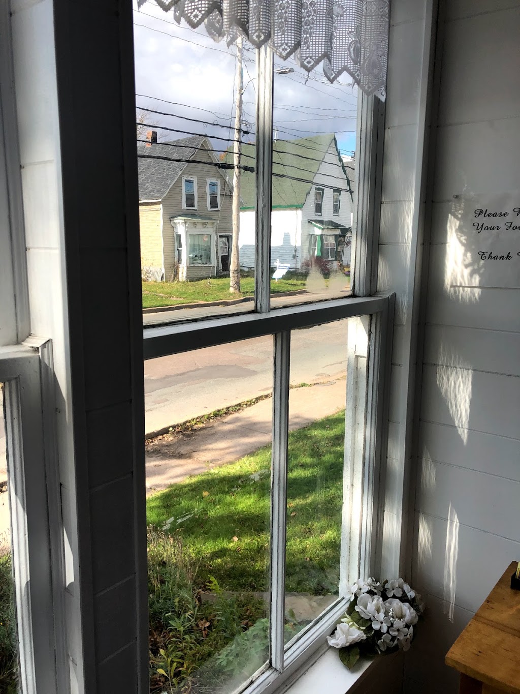San Lilies Bridal and Ladies Wear | 32 Albion St, Amherst, NS B4H 2V5, Canada | Phone: (902) 667-4683