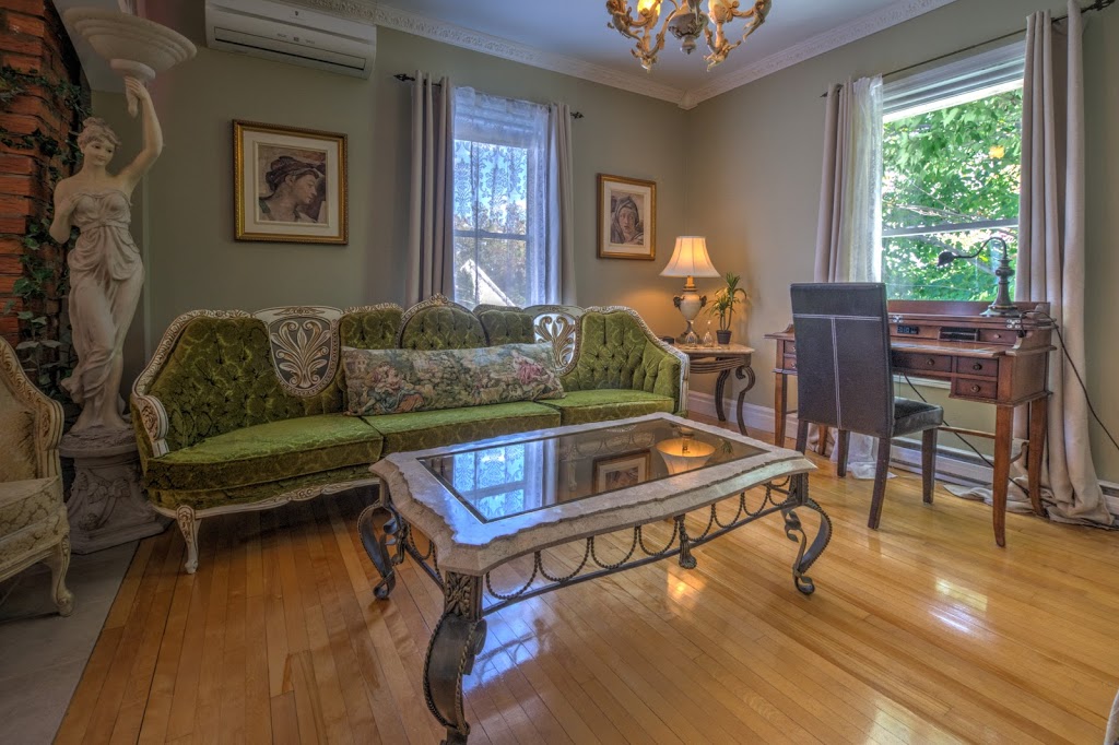 Auberge Marquis de Montcalm | 797 Rue du Général-De Montcalm, Sherbrooke, QC J1H 1J2, Canada | Phone: (819) 823-7773