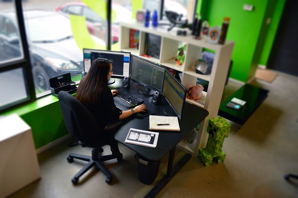Geek Power | 1228 Gorham St #25, Newmarket, ON L3Y 8Z1, Canada | Phone: (905) 235-3096