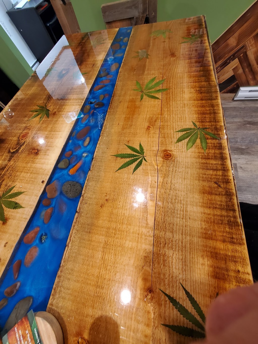 Blooming World Cannabis | 7535 Main St W, Radium Hot Springs, BC V0A 1M0, Canada | Phone: (250) 688-9986
