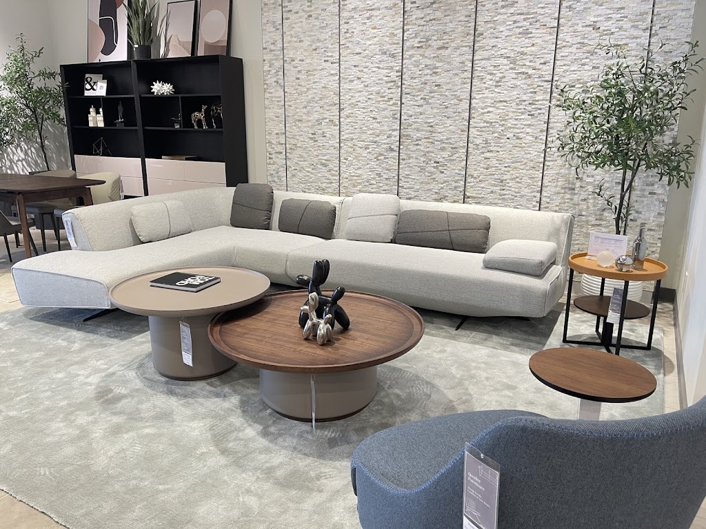 Hoya Casa Furniture & Mattress Pro | 7575 Weston Rd Unit 115, Woodbridge, ON L4L 9K5, Canada | Phone: (905) 264-7886