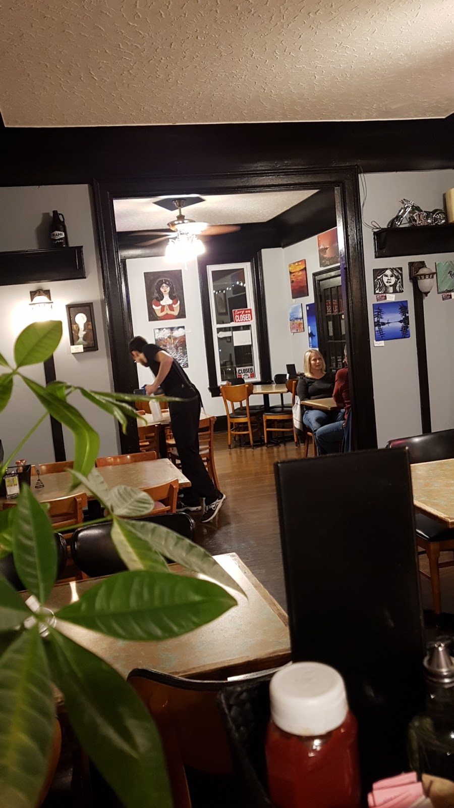 Brenkos House of Pizza | 19 Laird Ave, Essex, ON N8M 1R5, Canada | Phone: (519) 776-1539
