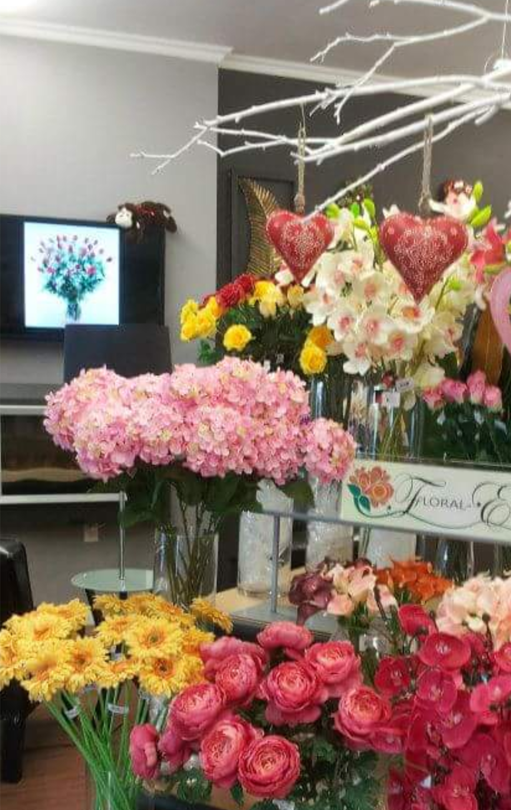 Floral Elegance | 7 Commonwealth Ave, Mount Pearl, NL A1N 1W3, Canada | Phone: (709) 747-0686
