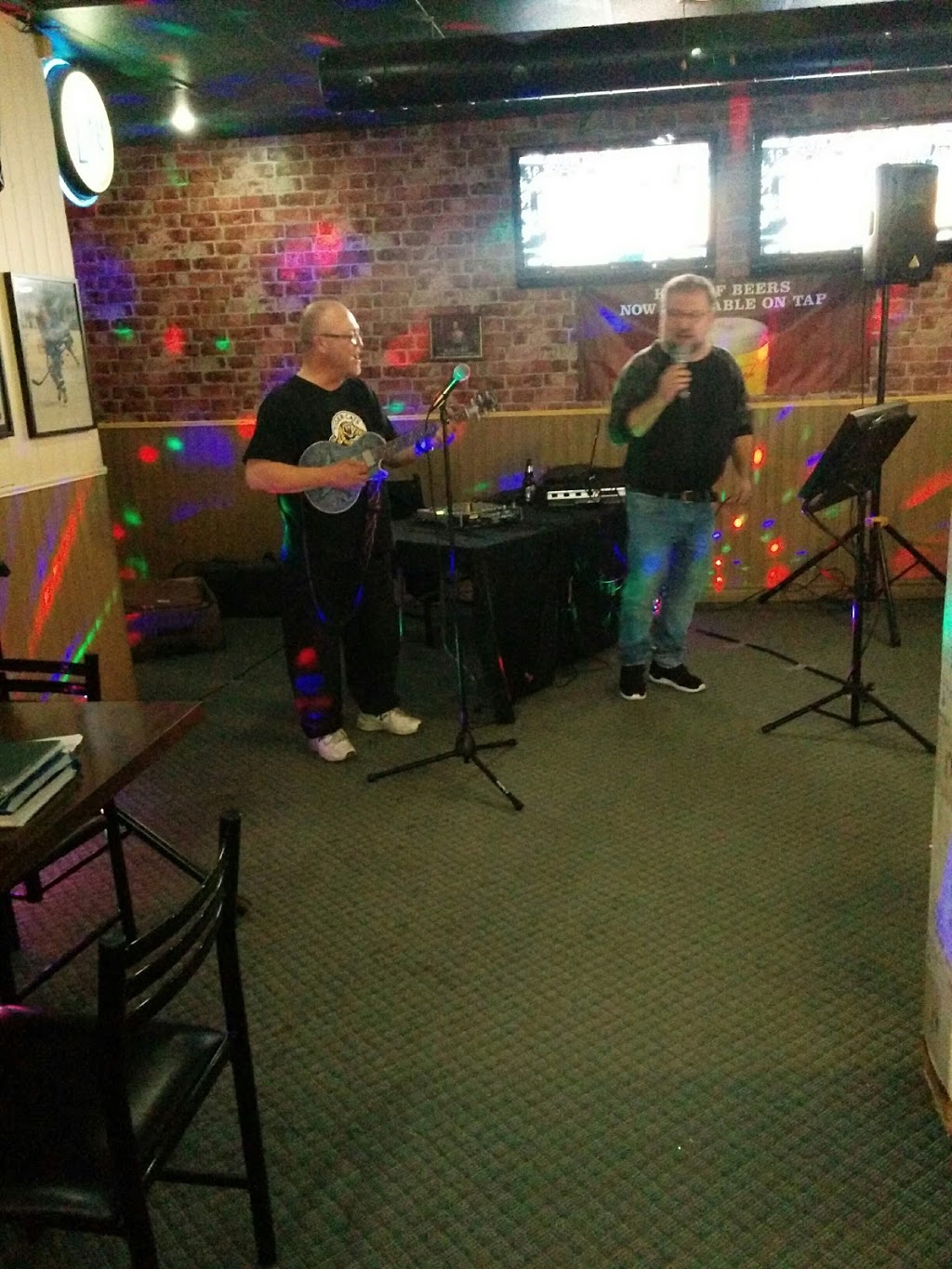 Prime Time Sports Bar & Grill | 216 Kenilworth Ave N, Hamilton, ON L8H 4S2, Canada | Phone: (905) 544-6488