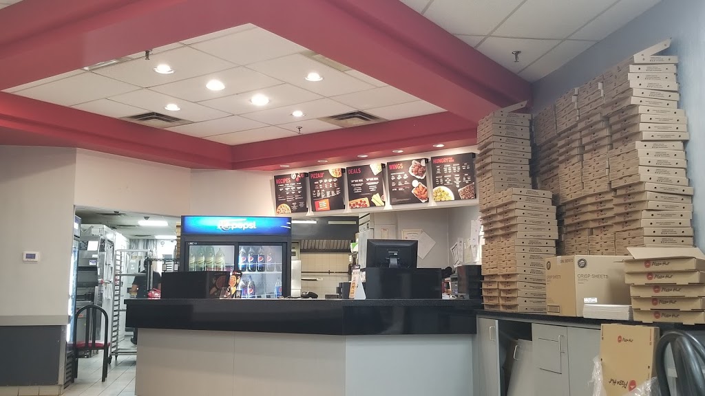 Pizza Hut | 445 McPhillips St, Winnipeg, MB R2X 2Z8, Canada | Phone: (204) 953-4150