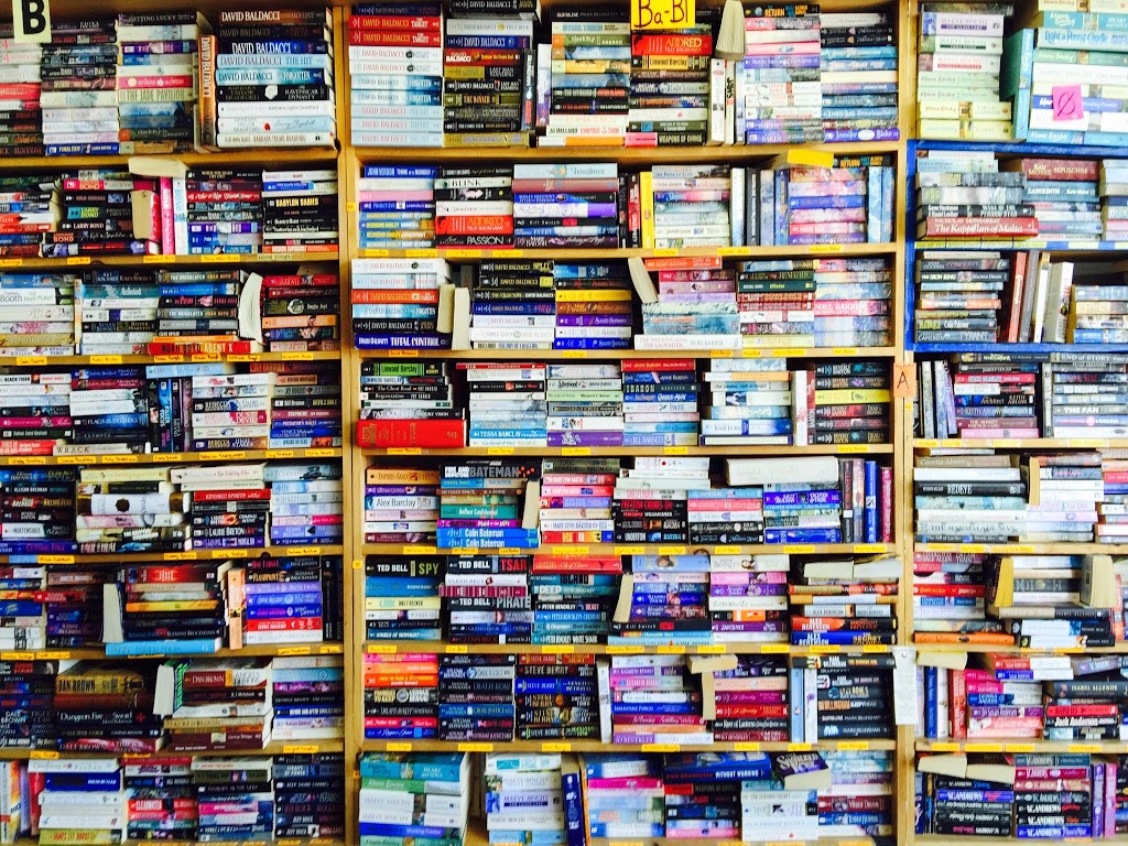 Orleans Book Market | 1675 Tenth Line Rd, Orléans, ON K1E 3P6, Canada | Phone: (613) 824-3198