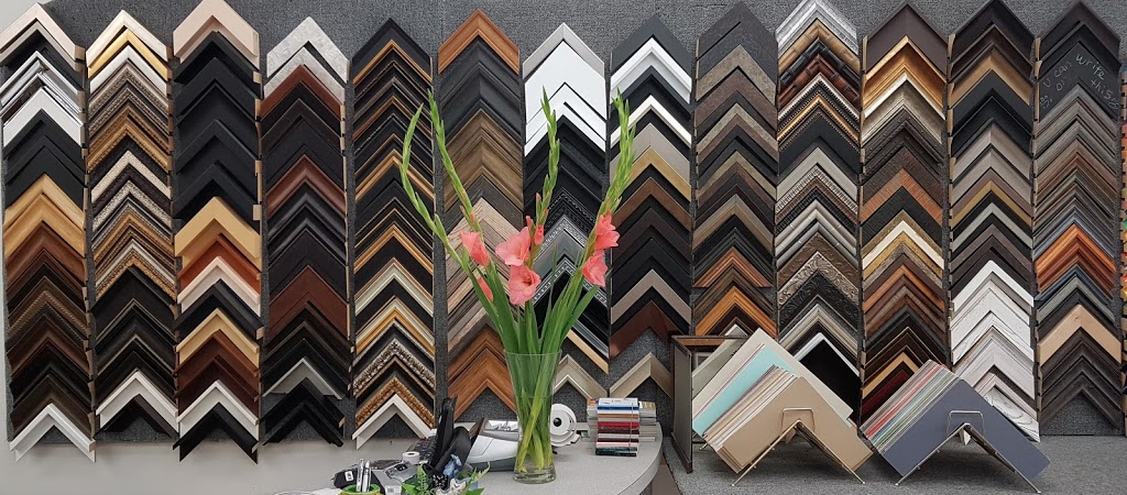 Sallys Frame Shop | 2406 9th Ave N, Regina, SK S4R 7W3, Canada | Phone: (306) 949-3838