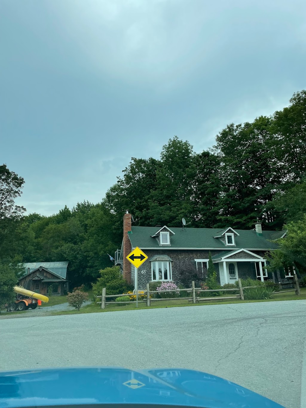 Indyana | 151 Chemin Hatley Ctre, Hatley, QC J0B 2C0, Canada | Phone: (819) 640-3072