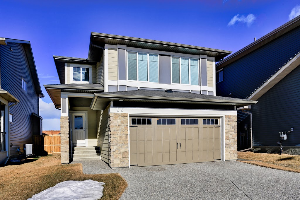 Okotoks REALTOR® - Samantha Clement | 1300 Village Ln #10, Okotoks, AB T1S 1Z6, Canada | Phone: (403) 605-7200