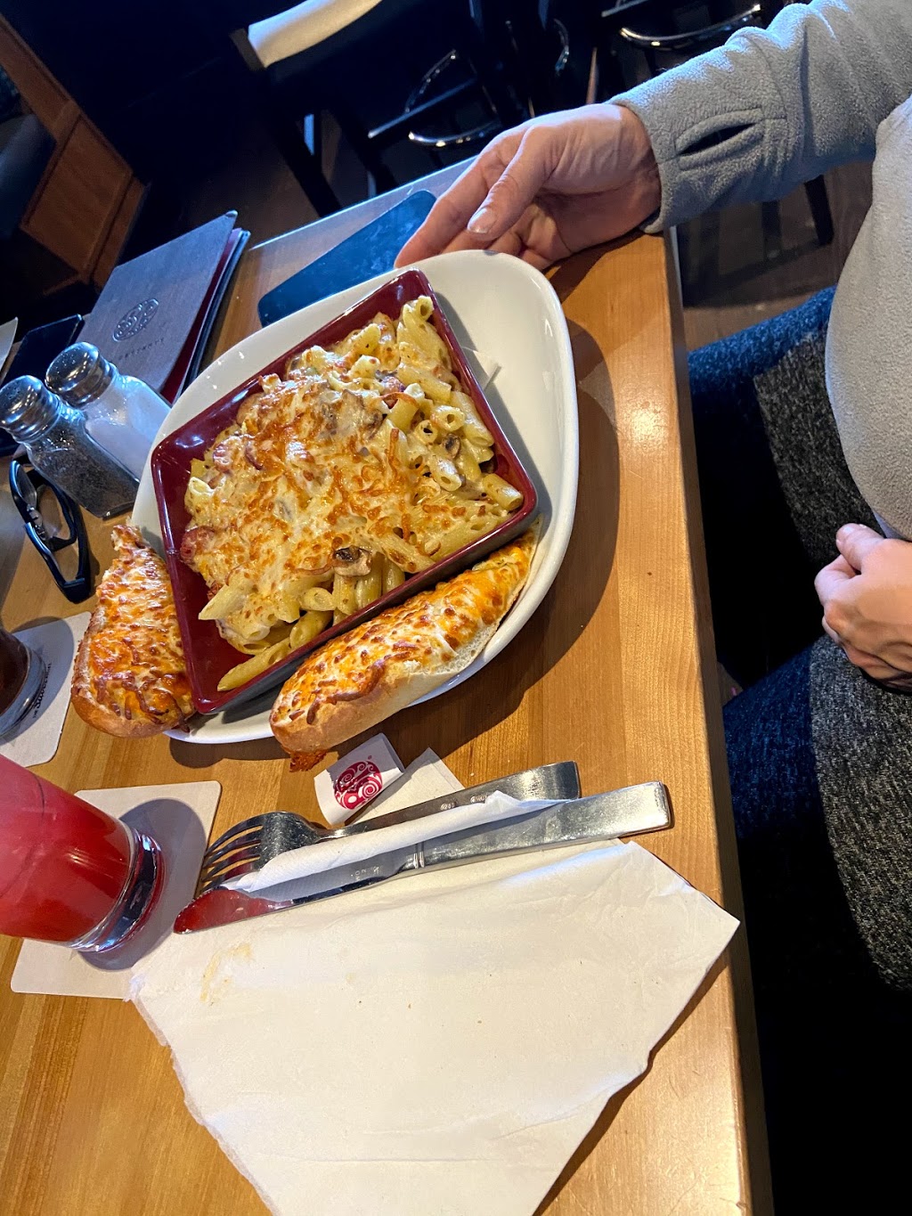 Boston Pizza | 140 Goderich St, Port Elgin, ON N0H 2C1, Canada | Phone: (519) 389-4009