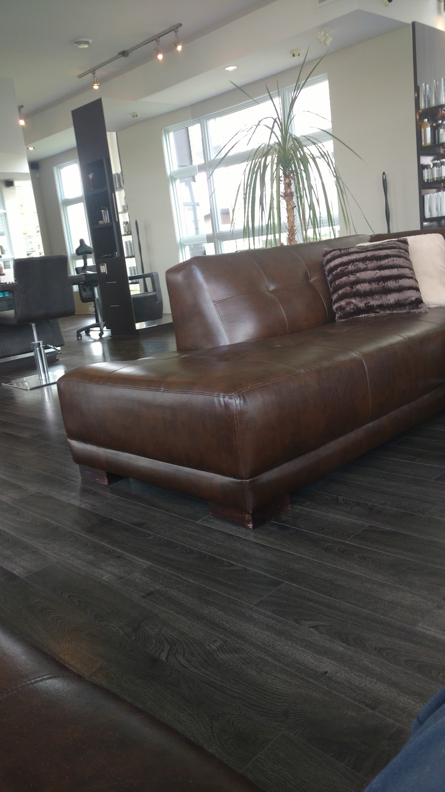 Salon Nzo | 8265 Chem. Saint-Roch, Sorel-Tracy, QC J3R 5C9, Canada | Phone: (450) 846-1800