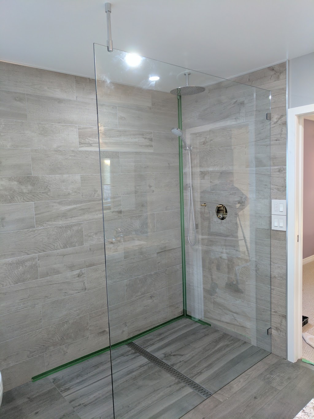 Aetna Glass And Mirror | 1225 Queensway E Unit 38, Mississauga, ON L4Y 0G4, Canada | Phone: (905) 279-6950