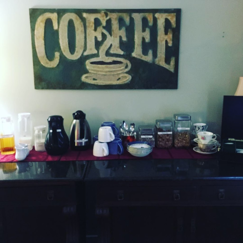 Nap N Nosh Bed and Breakfast | 295 Bloomfield Main St, Bloomfield, ON K0K 1G0, Canada | Phone: (647) 920-9982