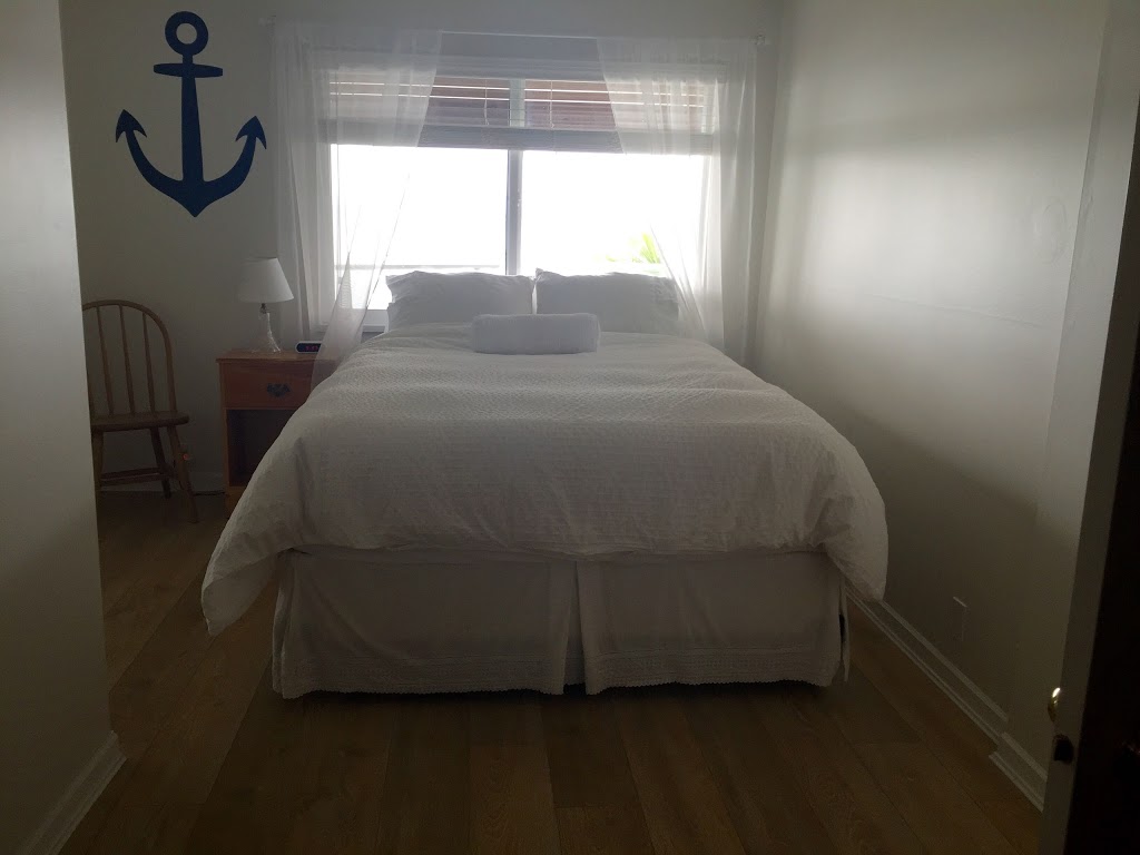 OceanStar Beachfront Bed and Breakfast | 94 Tsawwassen Beach Rd, Delta, BC V4M 2J2, Canada | Phone: (604) 341-3745