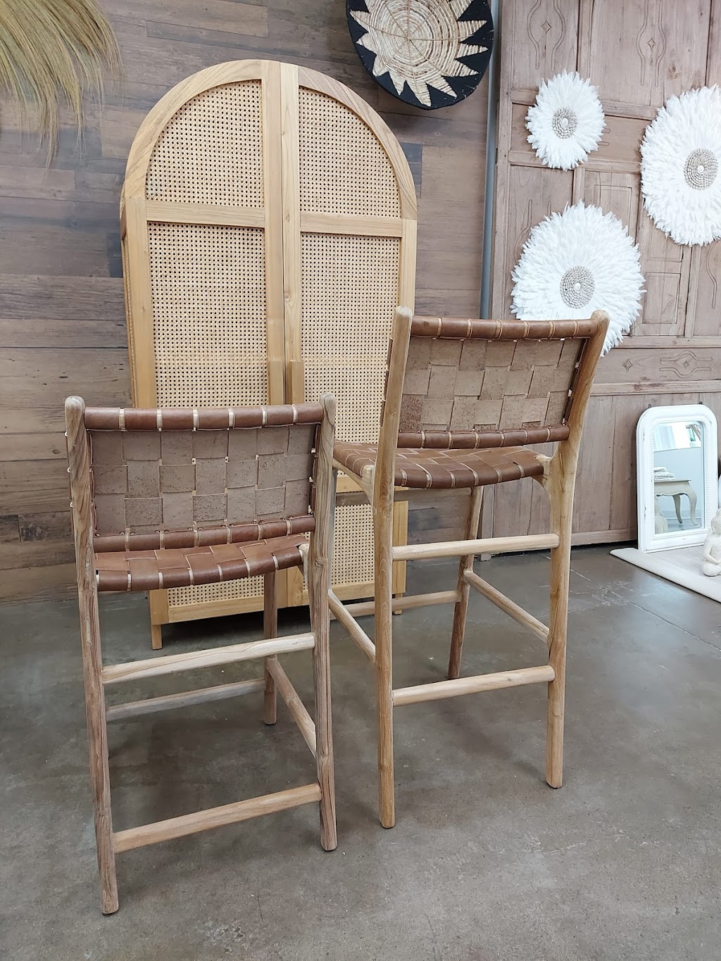 CASA CHIC Furniture Store & Home Decor | 4-5250 Satellite Dr, Mississauga, ON L4W 5G5, Canada | Phone: (647) 774-4252