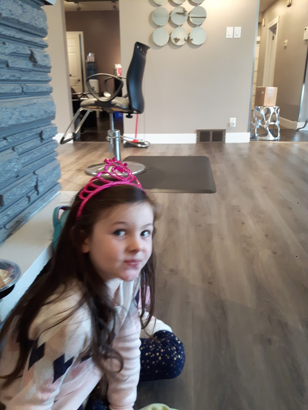 Victors | 715 Queenston Street, Winnipeg, MB R3N 0X8, Canada | Phone: (204) 453-4247