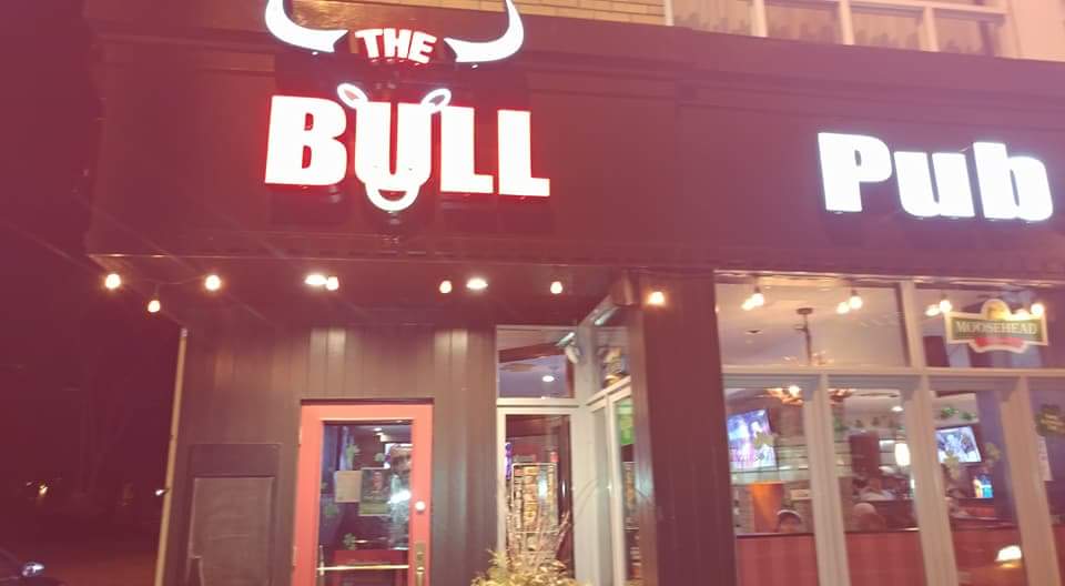 The Bull Pub and Grill | 3313 Bloor St W, Etobicoke, ON M8X 1E7, Canada | Phone: (416) 239-9484