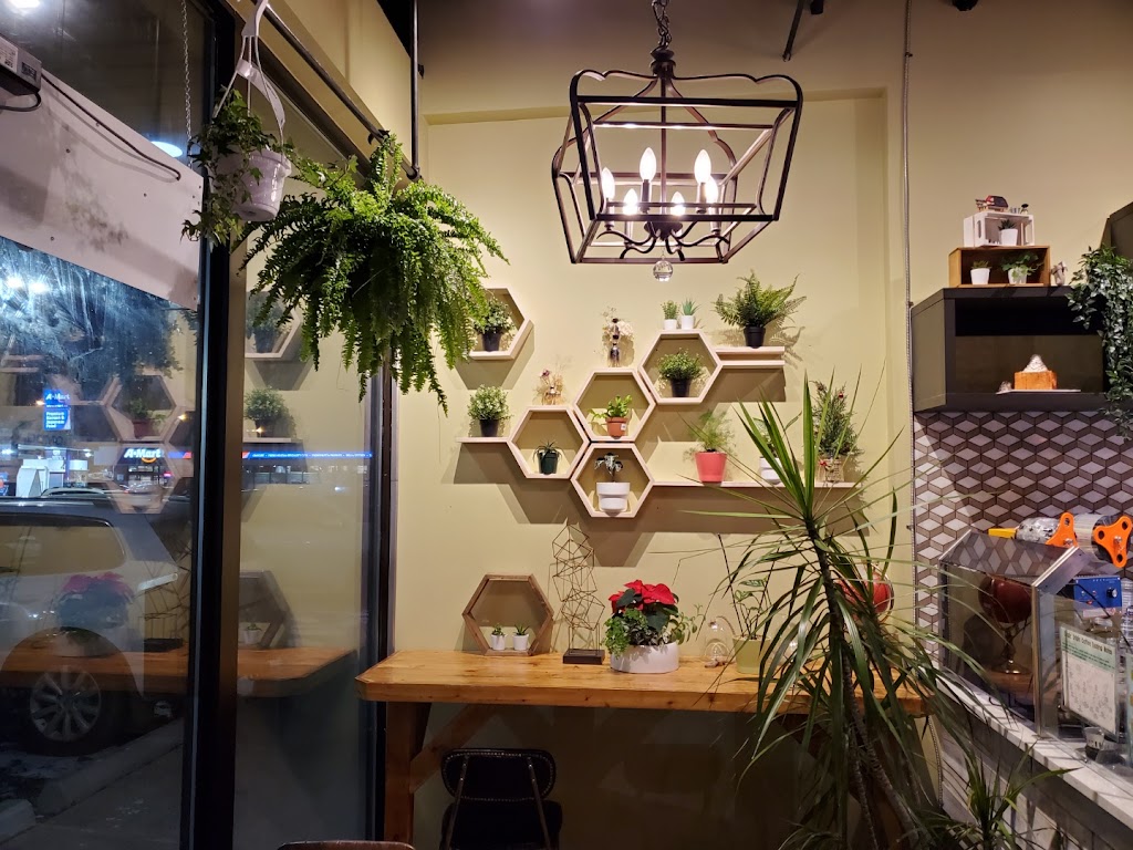 Urban Plant Cafe | 9261 34 Ave NW #18A, Edmonton, AB T6E 5T5, Canada | Phone: (780) 490-1377