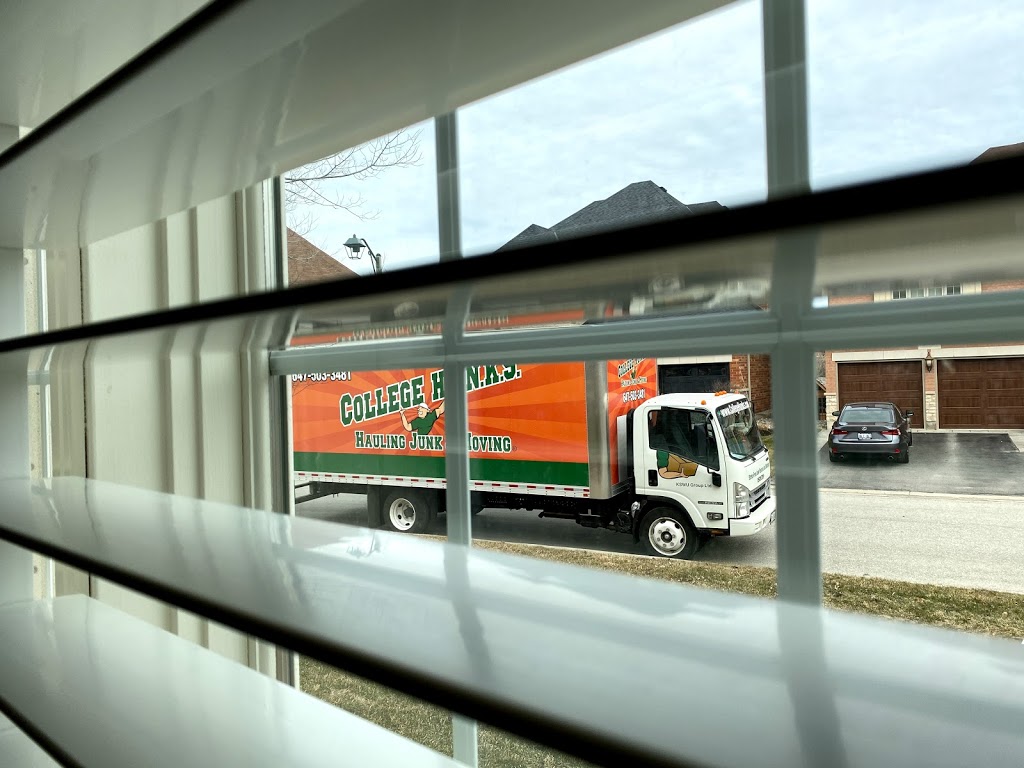 College Hunks Hauling Junk and Moving | 3190 Ridgeway Dr Unit 4, Mississauga, ON L5L 5S8, Canada | Phone: (647) 499-7169