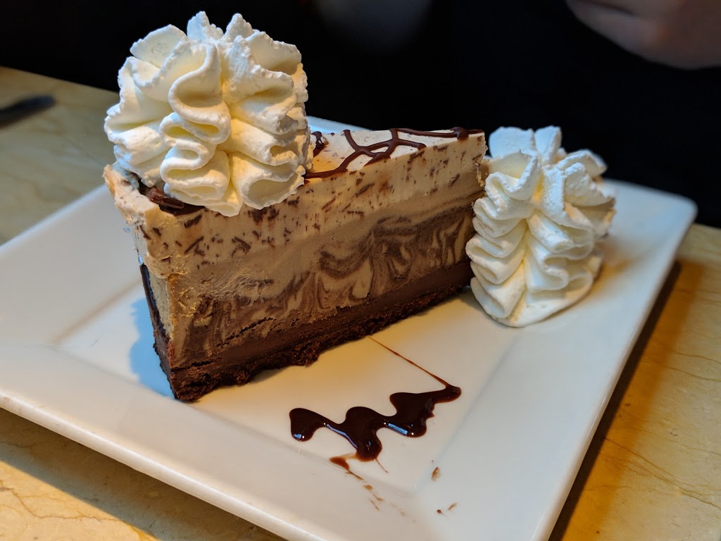 The Cheesecake Factory | Yorkdale Shopping Centre, 3401 Dufferin St, North York, ON M6A 2T9, Canada | Phone: (416) 781-4477